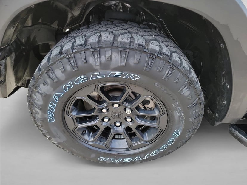2025 Ram 1500 - Image 9