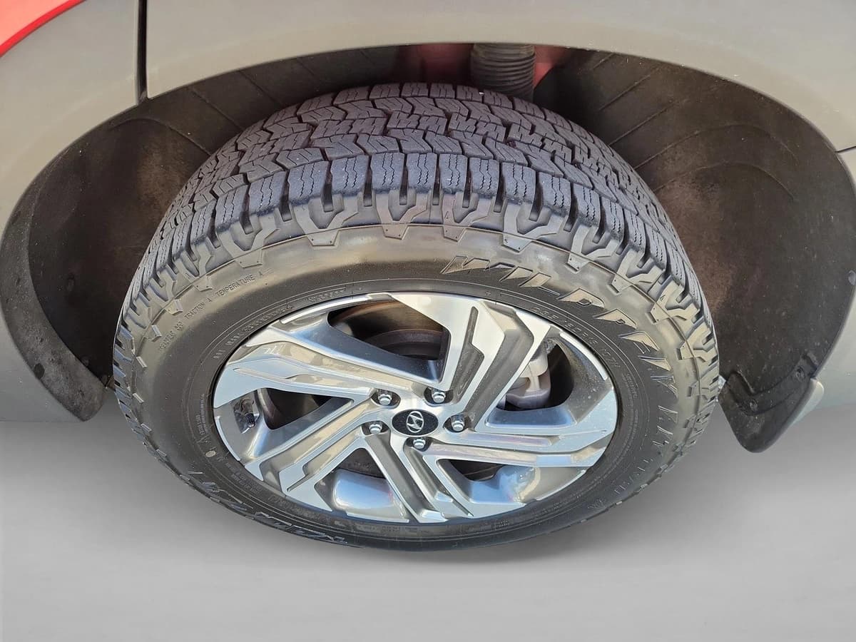 2023 Hyundai Santa Fe - Image 12