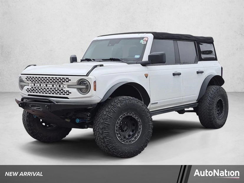 2022 Ford Bronco - Image 2
