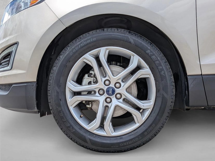 2018 Ford Edge - Image 24