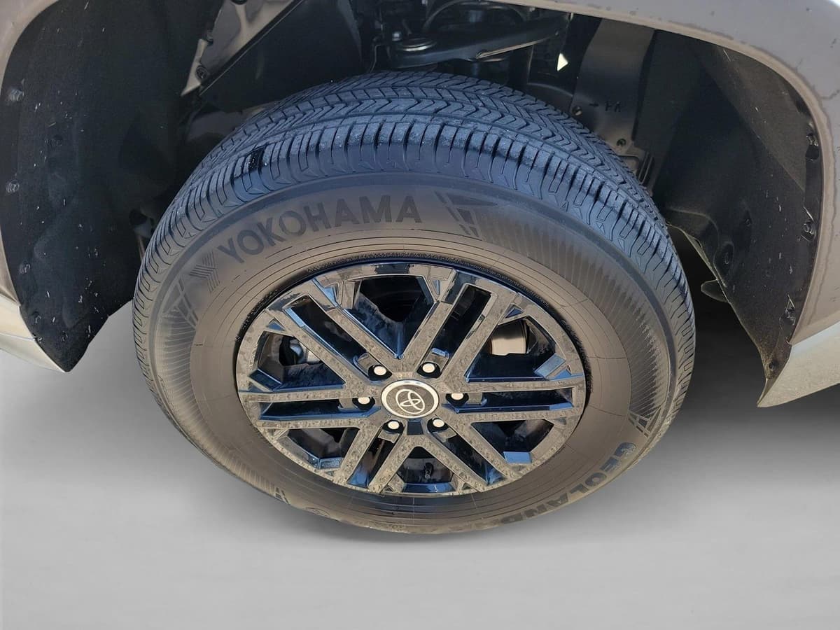 2024 Toyota Tundra - Image 10