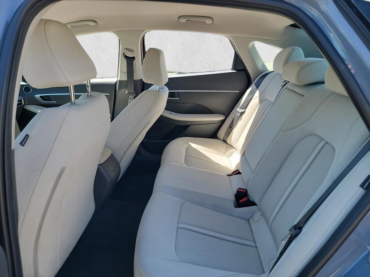 2025 Hyundai Sonata - Image 14
