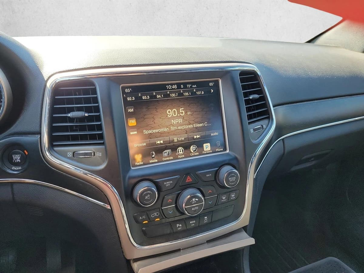 2015 Jeep Grand Cherokee - Image 18