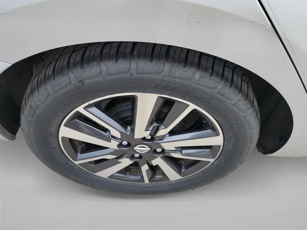 2020 Nissan Versa - Image 11