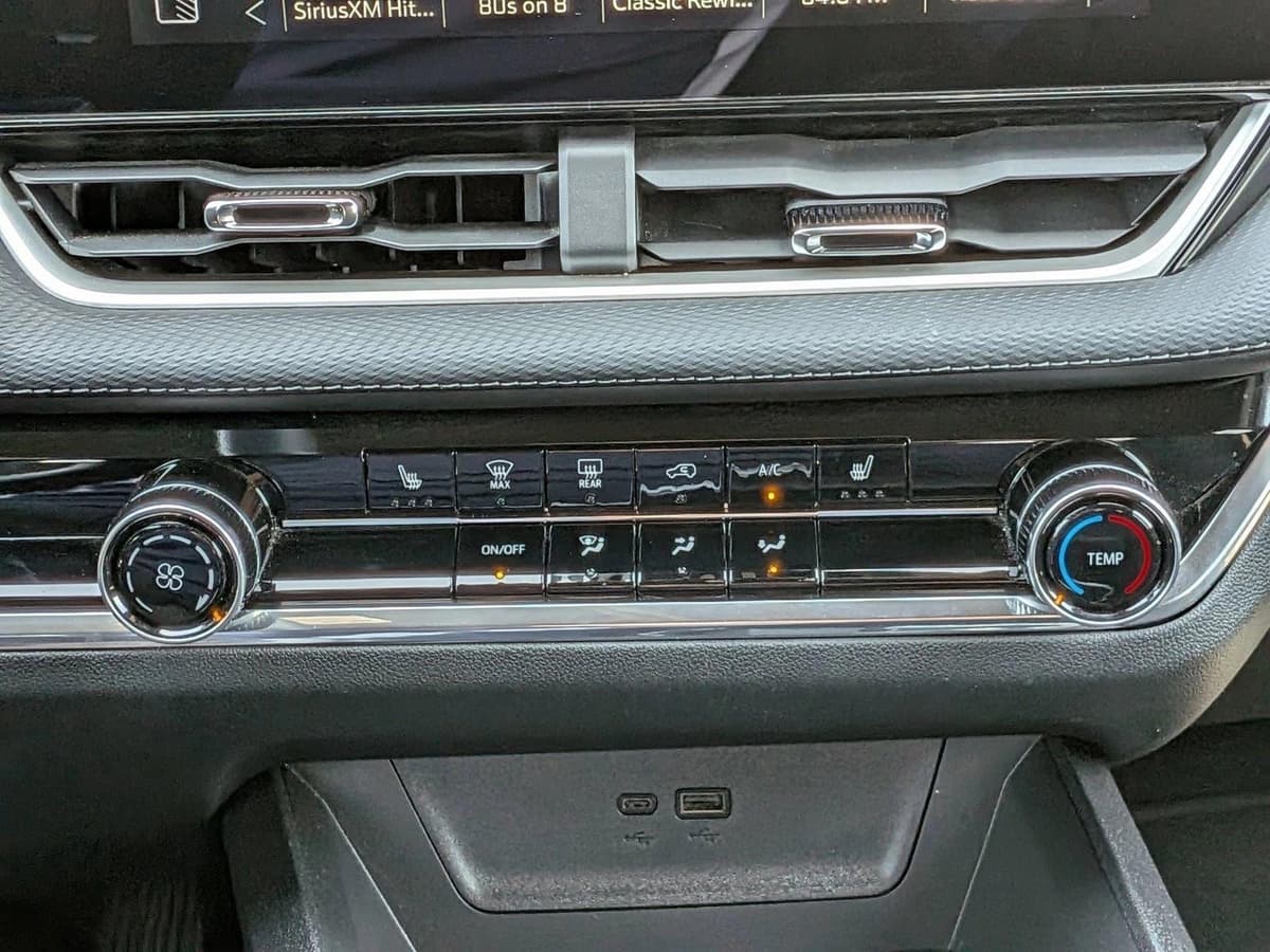 2025 Chevrolet Equinox - Image 9