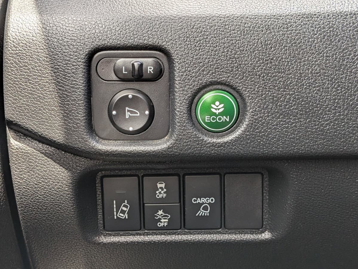 2020 Honda Ridgeline - Image 12