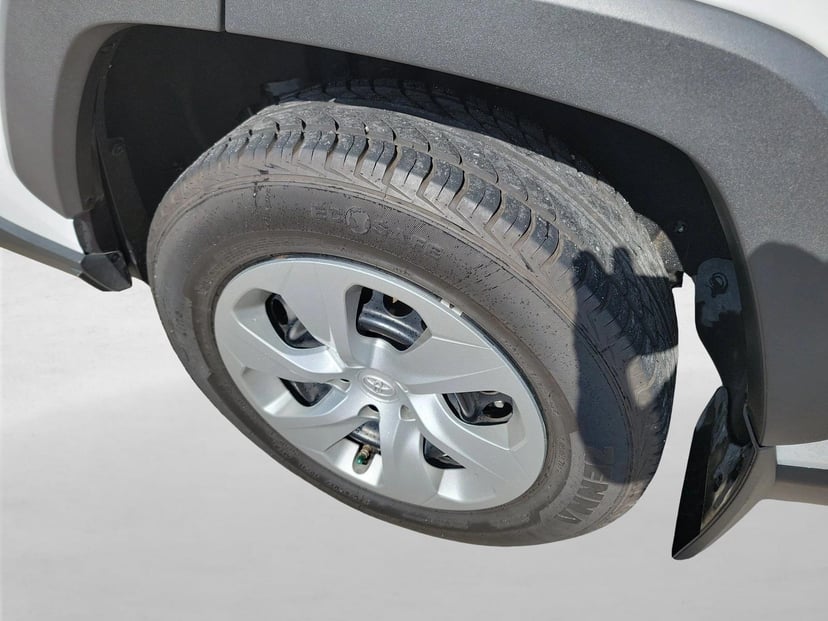 2021 Toyota RAV4 - Image 12