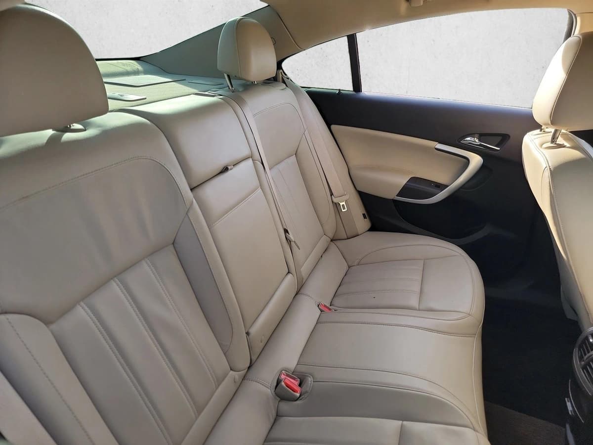 2016 Buick Regal - Image 16