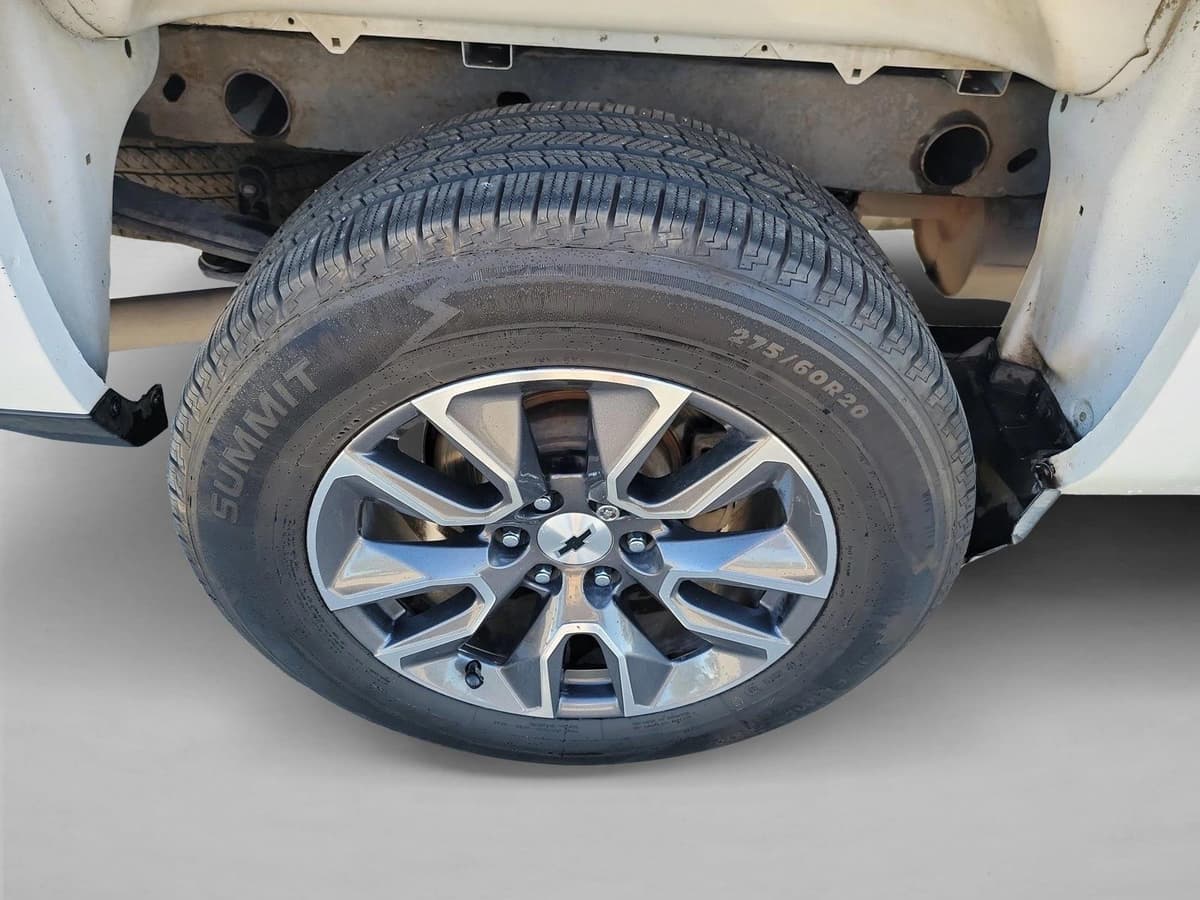 2017 Chevrolet Silverado 1500 - Image 10