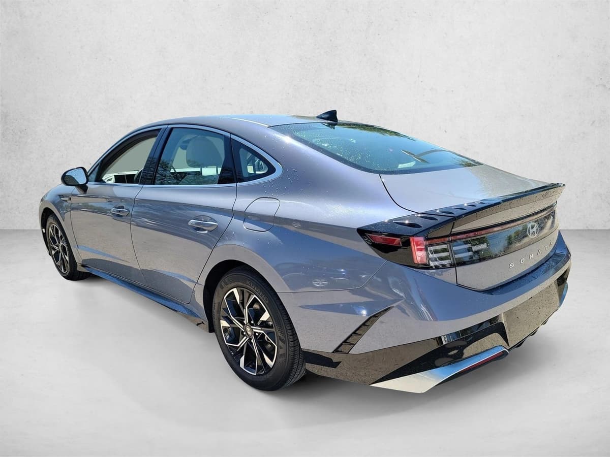 2025 Hyundai Sonata - Image 7