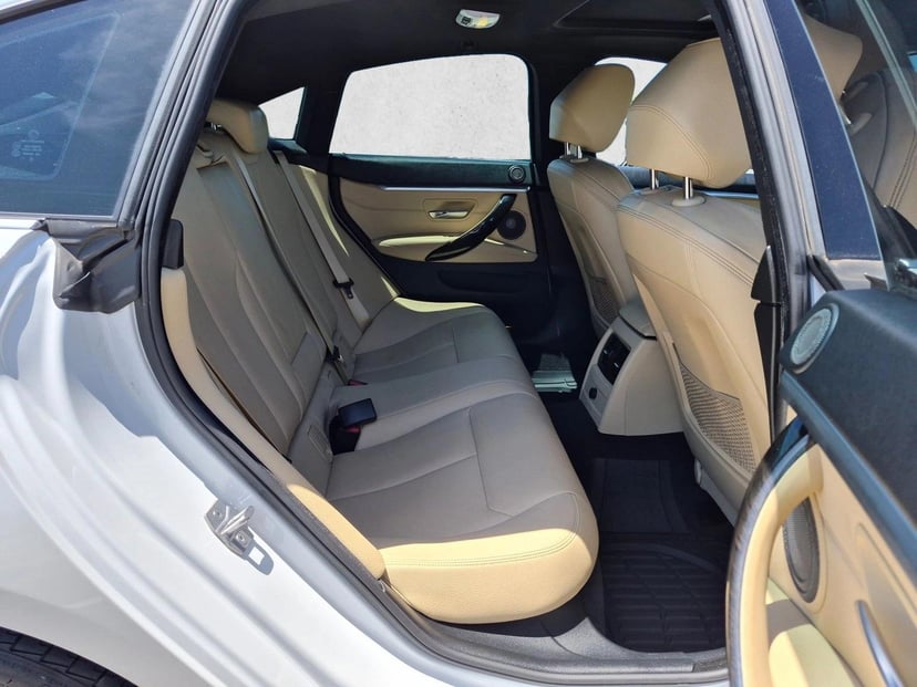 2019 BMW 440i - Image 18