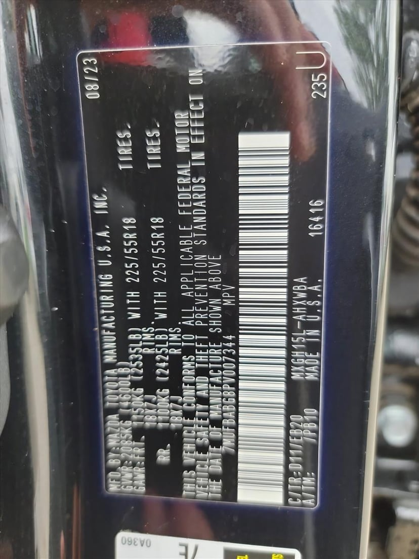 2023 Toyota Corolla Cross Hybrid - Image 17