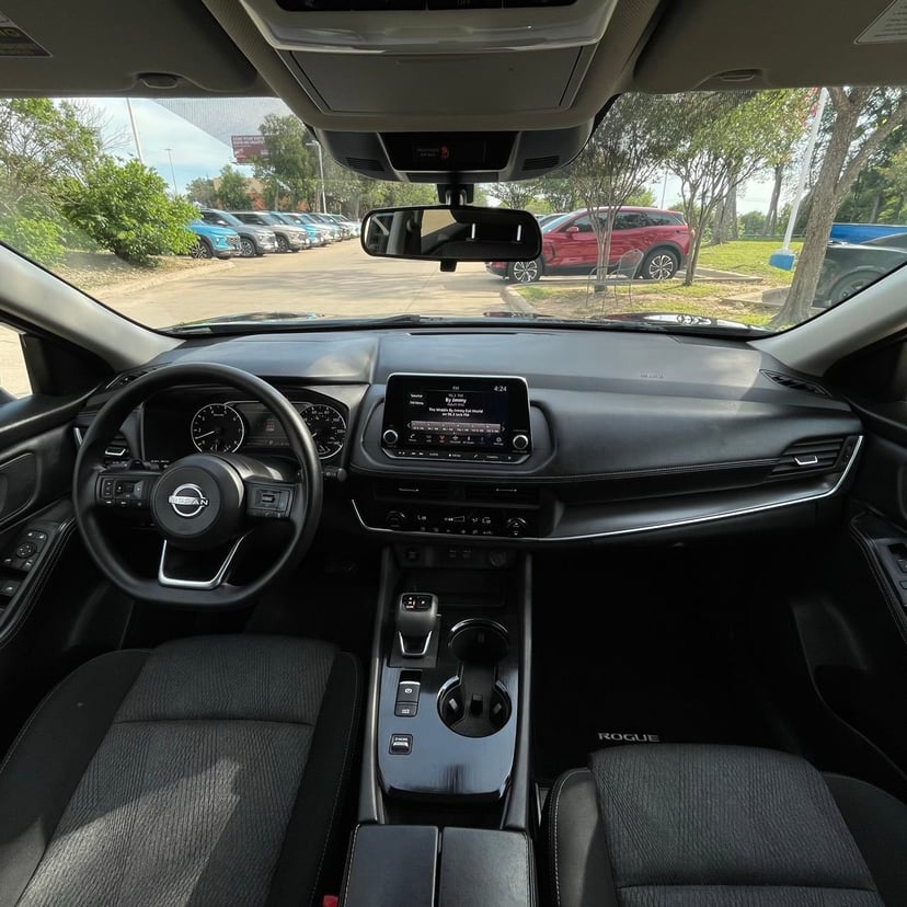 2024 Nissan Rogue - Image 10