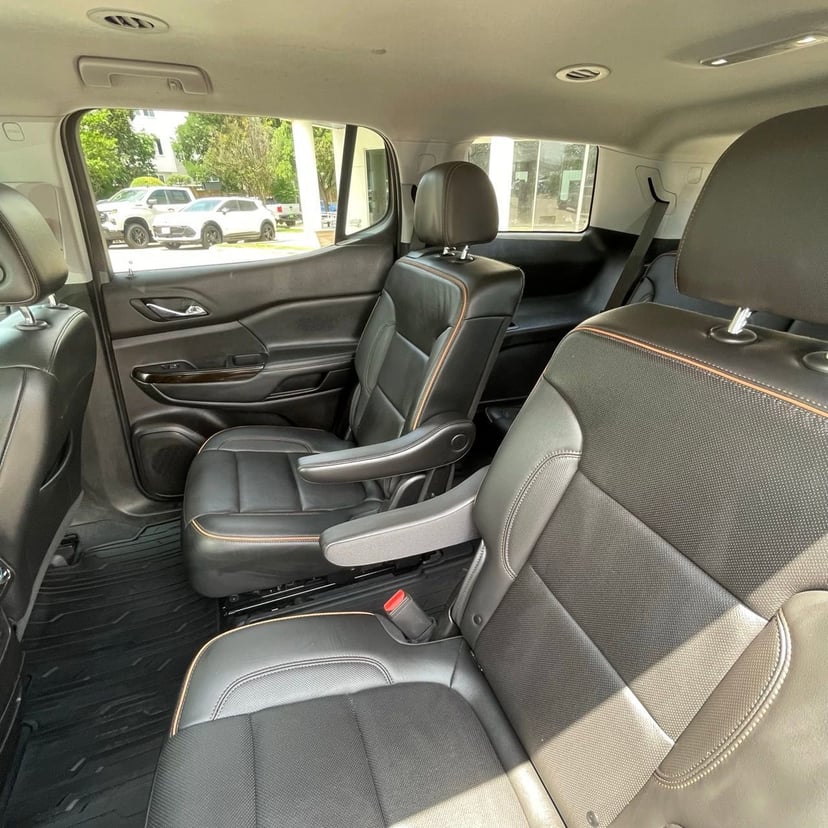 2023 GMC Acadia - Image 24
