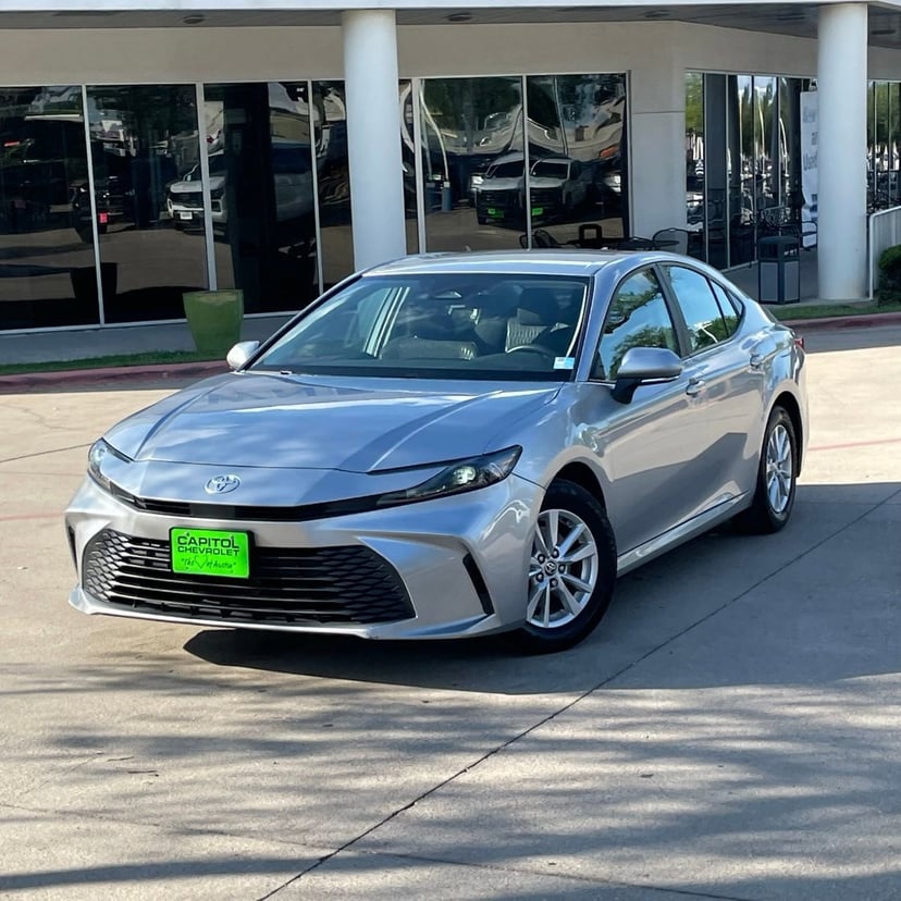 2025 Toyota Camry - Image 11