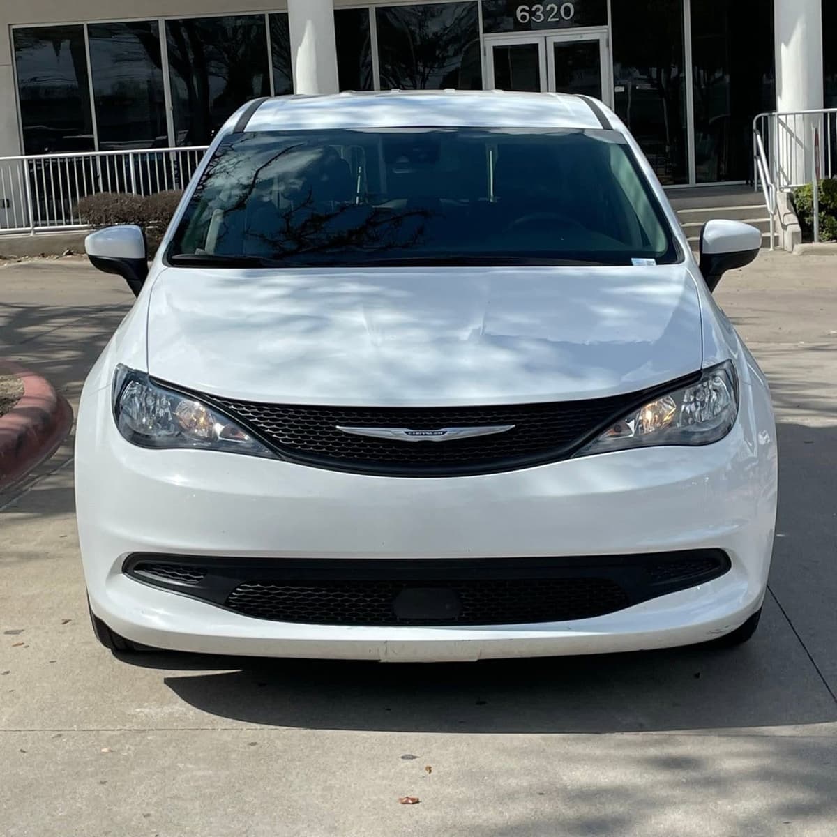 2023 Chrysler Voyager - Image 6