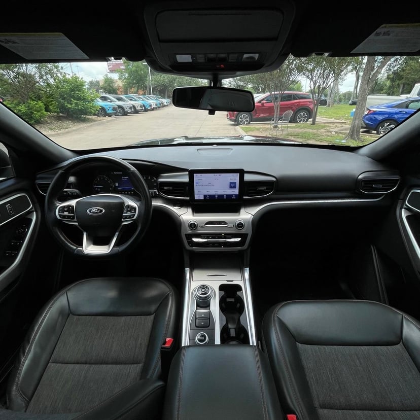 2022 Ford Explorer - Image 10