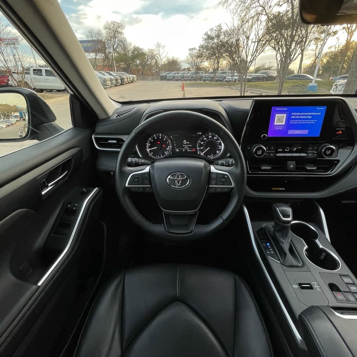 2024 Toyota Highlander - Image 11