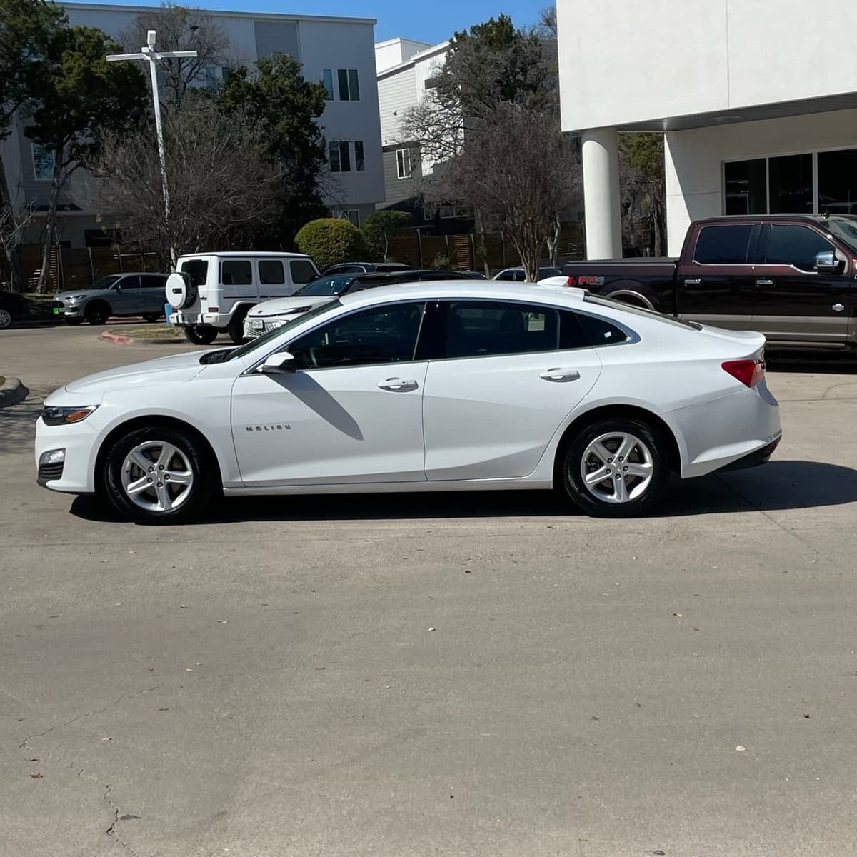 2024 Chevrolet Malibu - Image 3