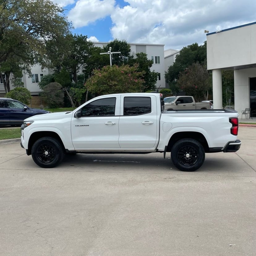 2025 Chevrolet Colorado - Image 3