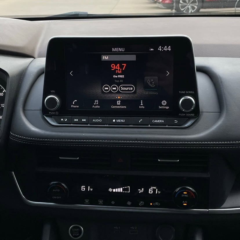 2023 Nissan Rogue - Image 18