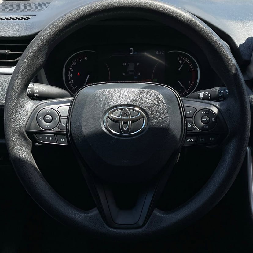 2024 Toyota RAV4 - Image 13