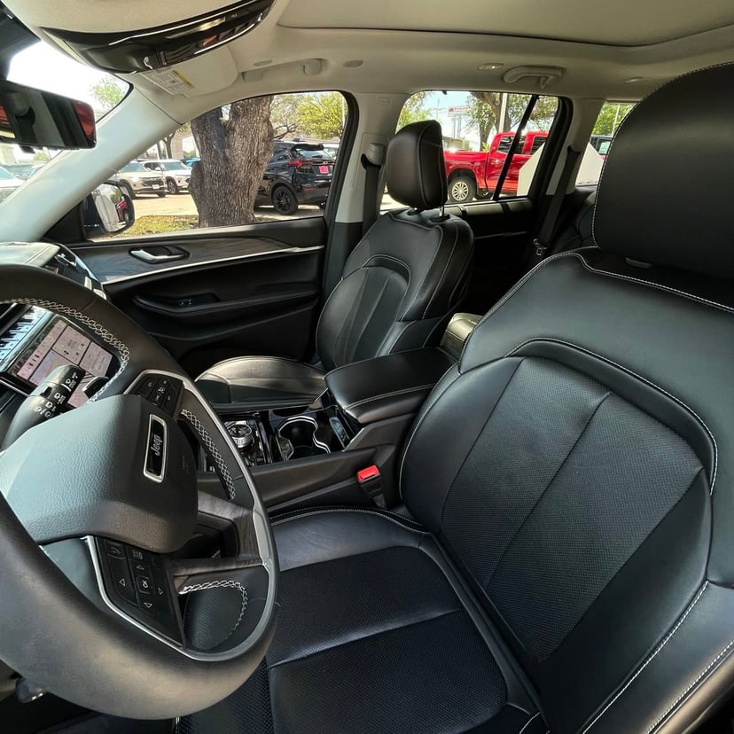 2022 Jeep Grand Cherokee 4xe - Image 21