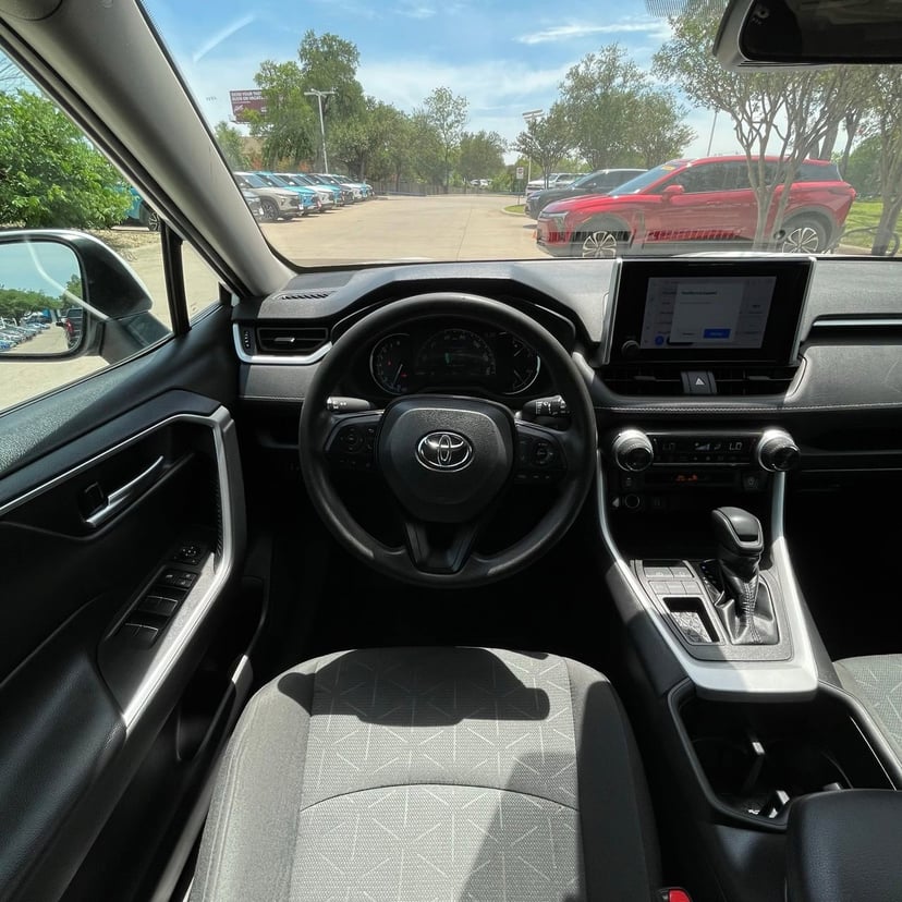2023 Toyota RAV4 - Image 12