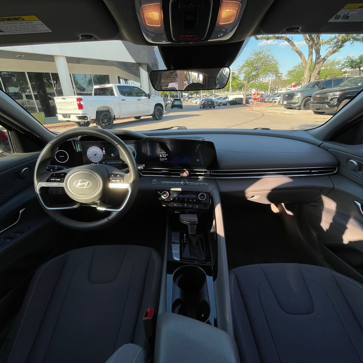 2025 Hyundai Elantra - Image 10