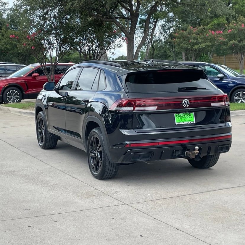 2025 Volkswagen Atlas Cross Sport - Image 4