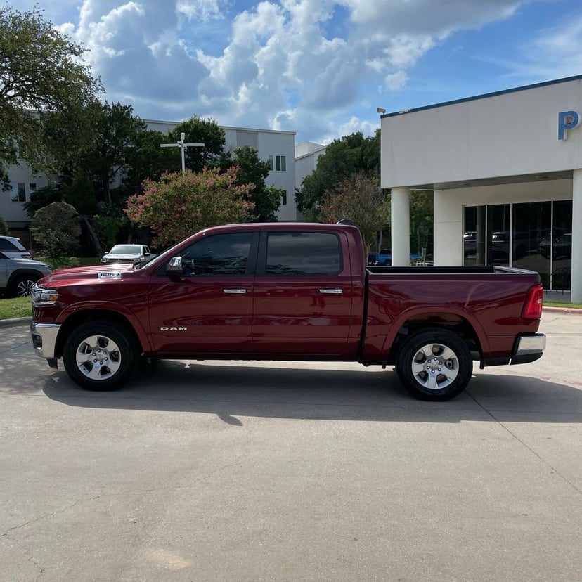 2025 Ram 1500 - Image 3