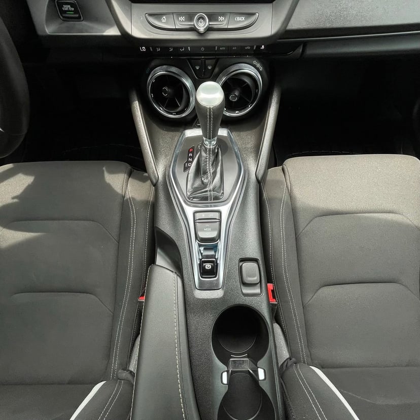 2023 Chevrolet Camaro - Image 19