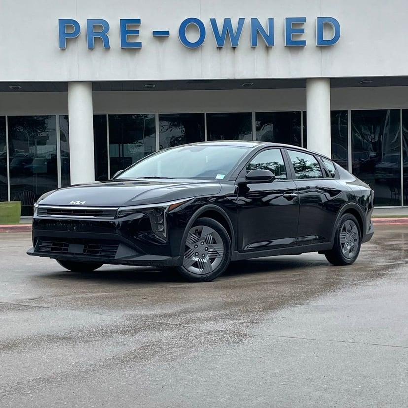 2025 Kia K4 - Image 2
