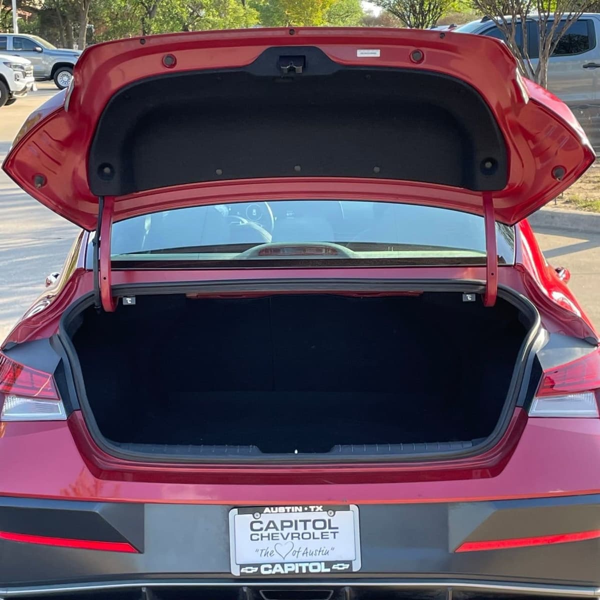 2025 Hyundai Elantra - Image 25