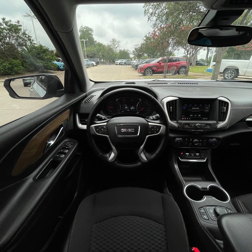 2020 GMC Terrain - Image 11