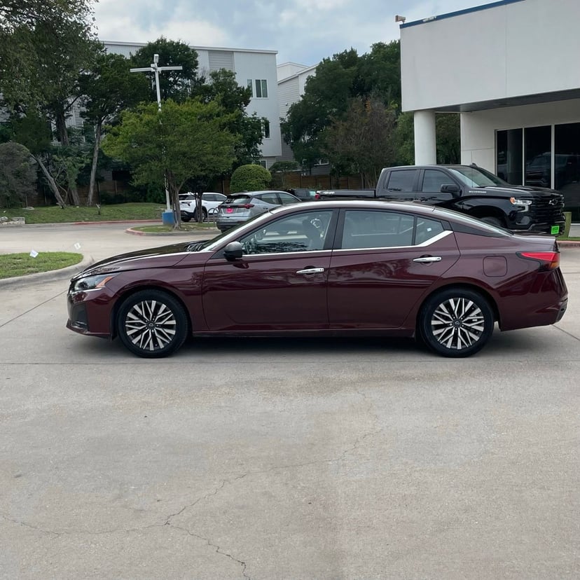 2024 Nissan Altima - Image 3
