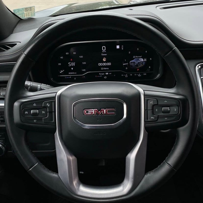 2023 GMC Yukon - Image 13