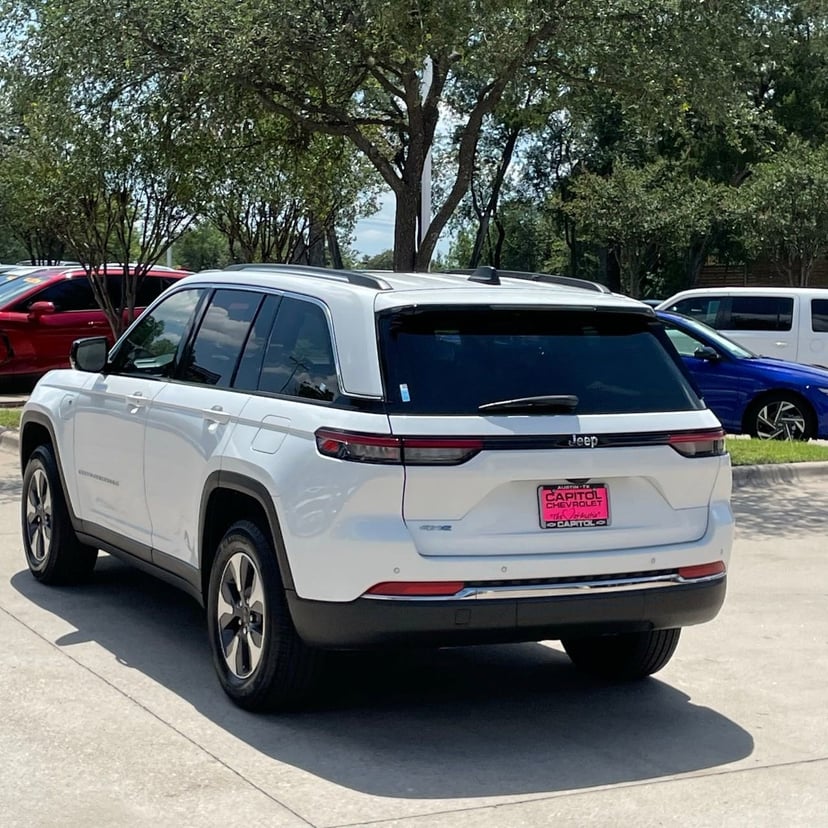 2022 Jeep Grand Cherokee 4xe - Image 4