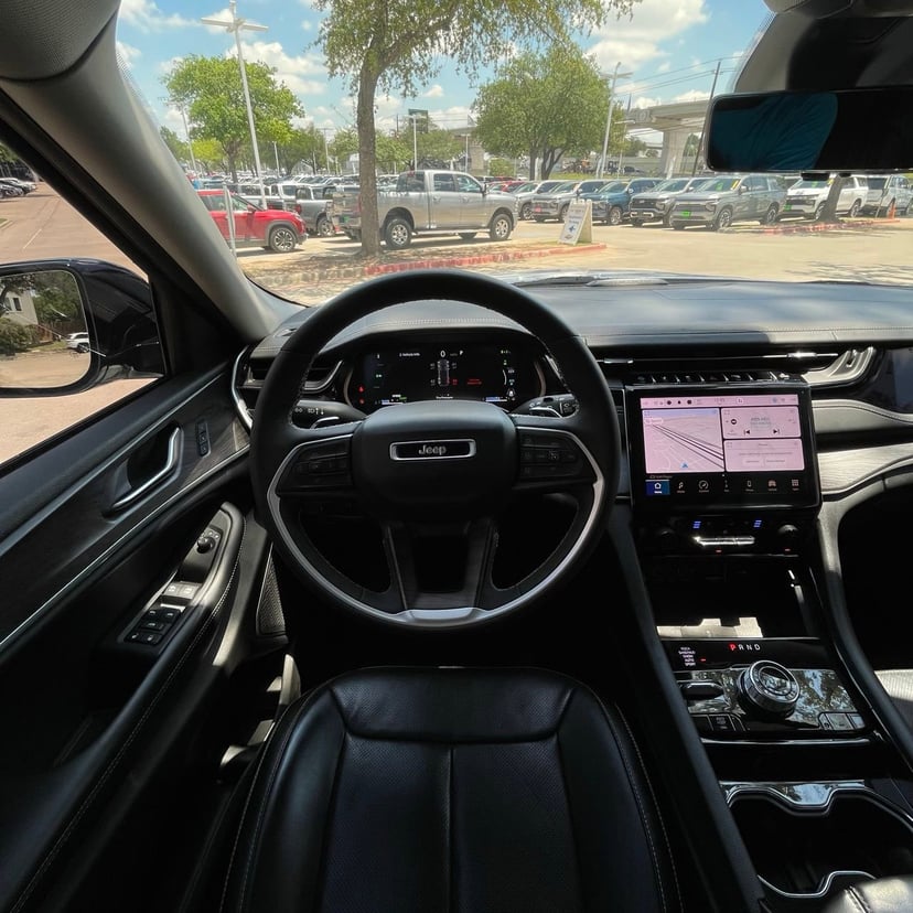 2022 Jeep Grand Cherokee 4xe - Image 11