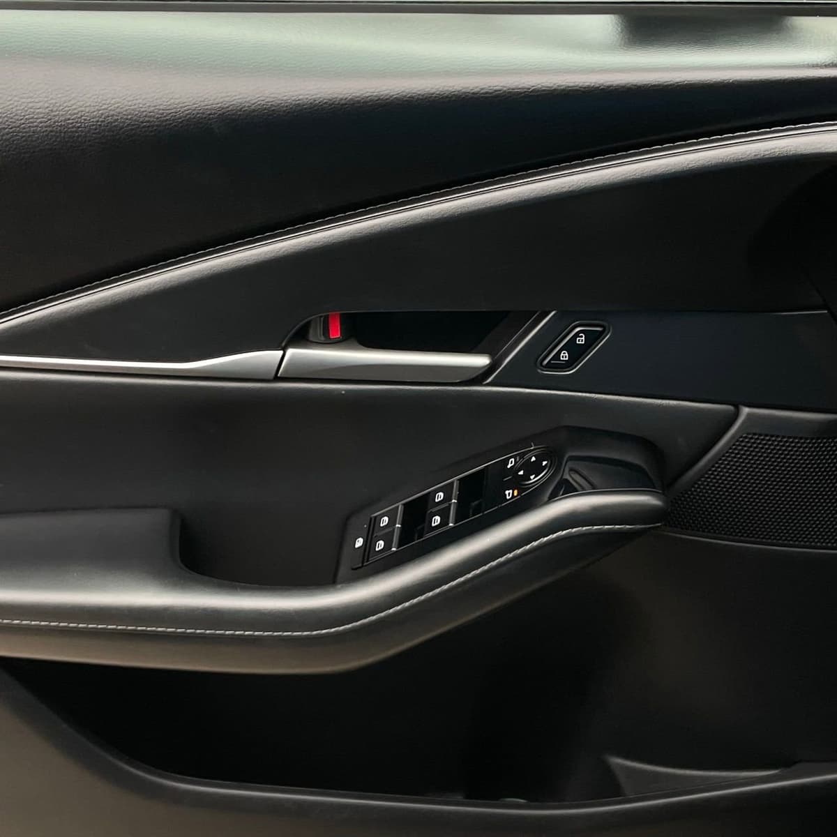 2024 Mazda CX-30 - Image 19