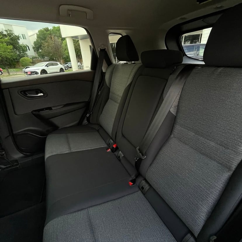 2023 Nissan Rogue - Image 24