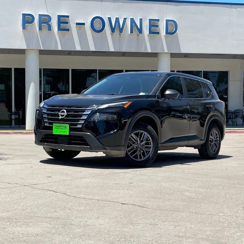 2025 Nissan Rogue - Image 2