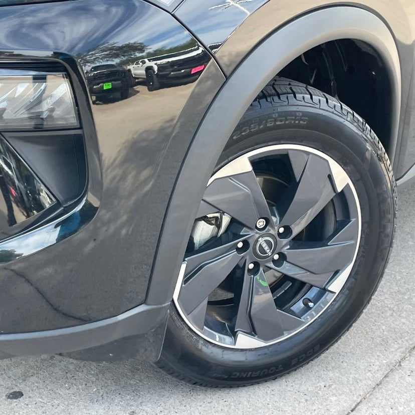 2024 Nissan Rogue - Image 9