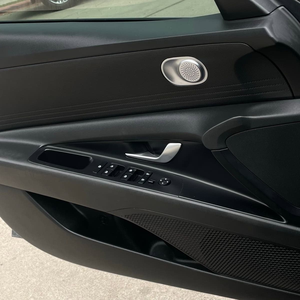 2025 Hyundai Elantra - Image 19