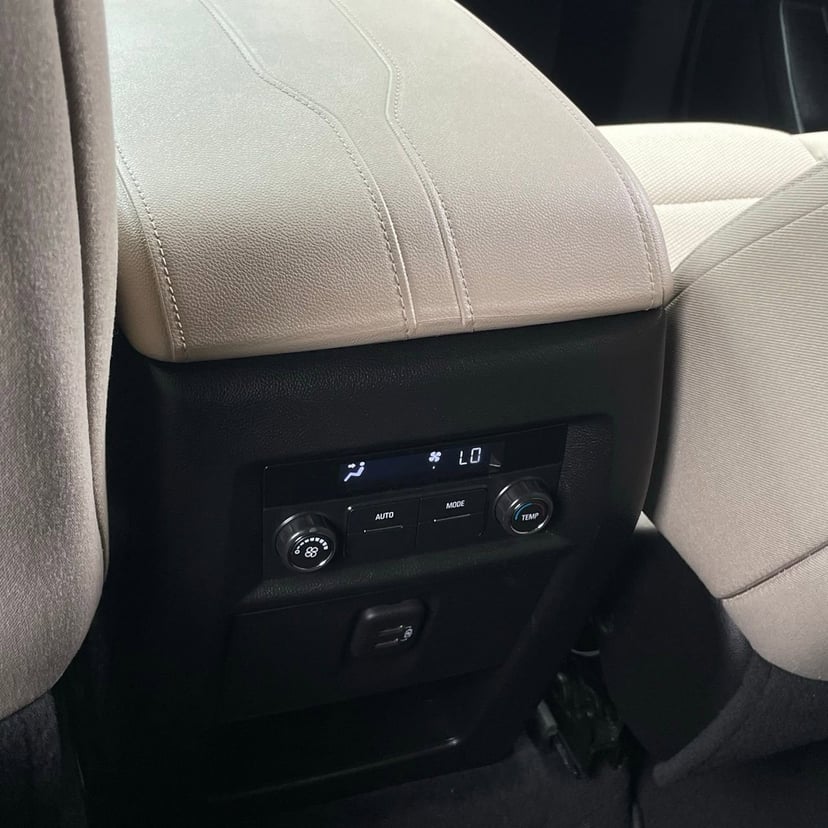 2023 Chevrolet Traverse - Image 25