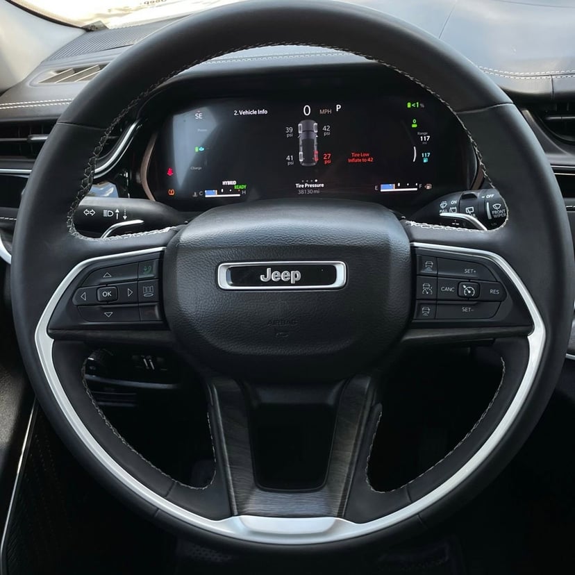 2022 Jeep Grand Cherokee 4xe - Image 13