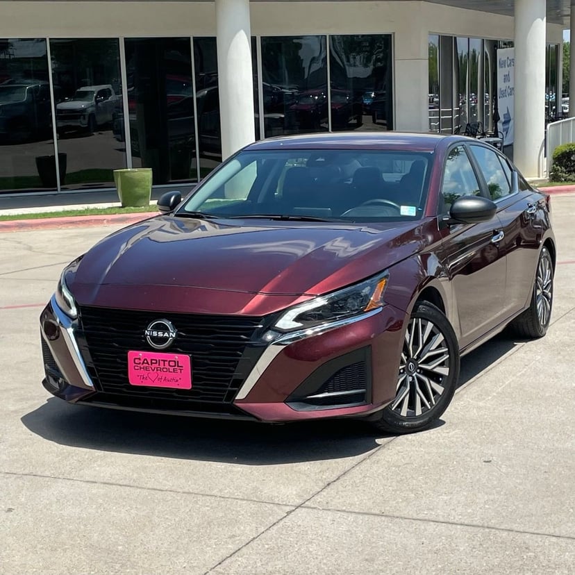 2024 Nissan Altima - Image 10