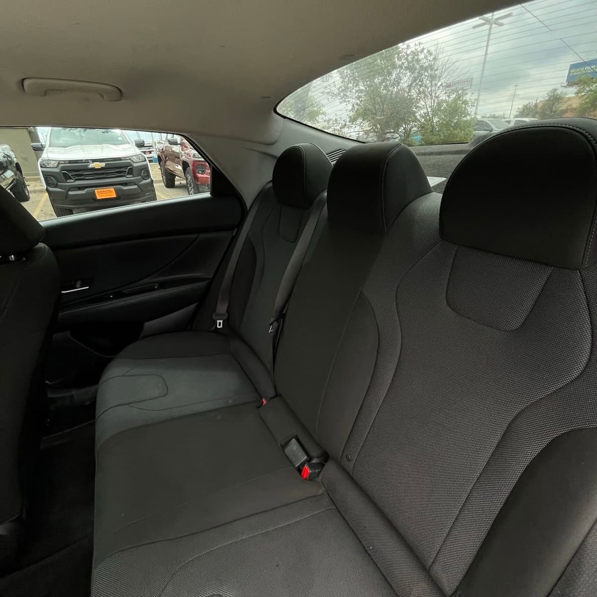 2025 Hyundai Elantra - Image 22