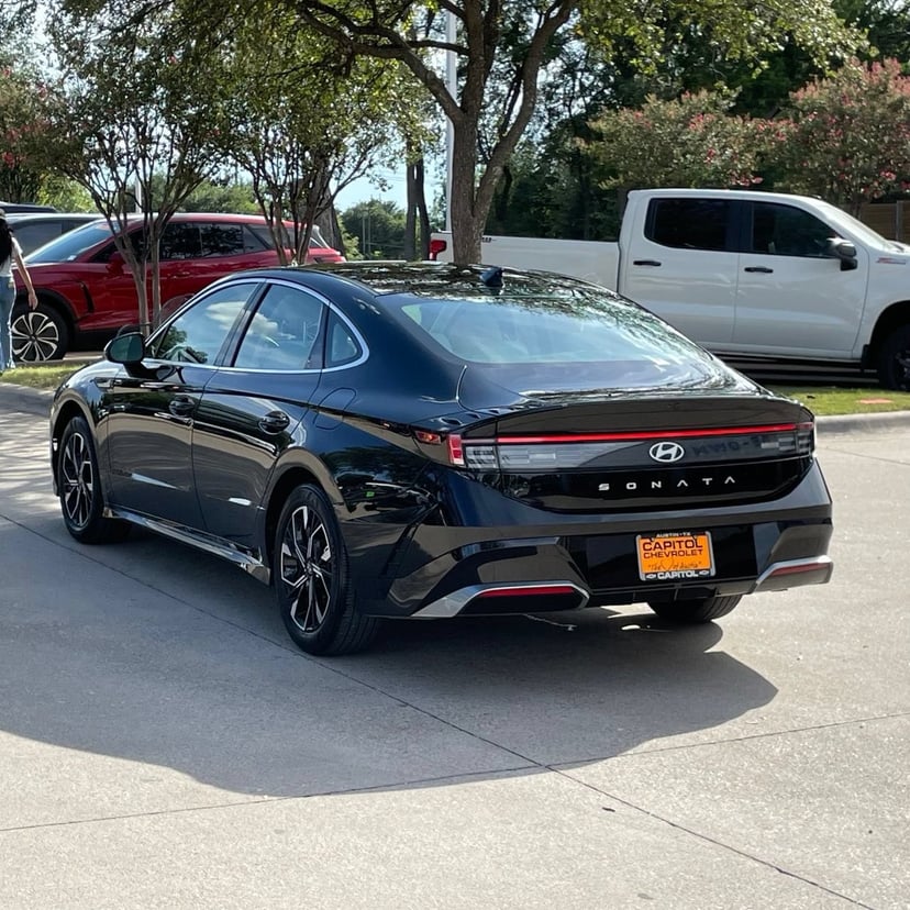 2025 Hyundai Sonata - Image 2