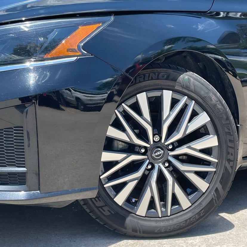 2024 Nissan Altima - Image 8